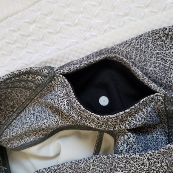 Lululemon Train Times Crop (17") Legging Fractal Alpine White Black / Black Sz 6 - Picture 9 of 9